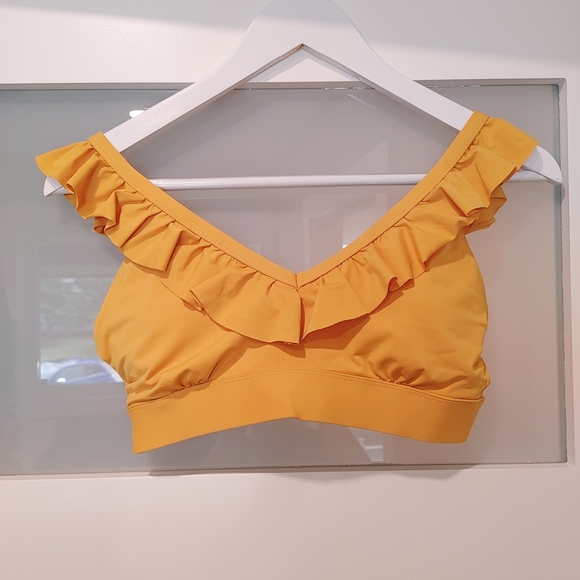 Knix Gold Ruffled Sleeveless Tank Top Bikini - Picture 3 of 6